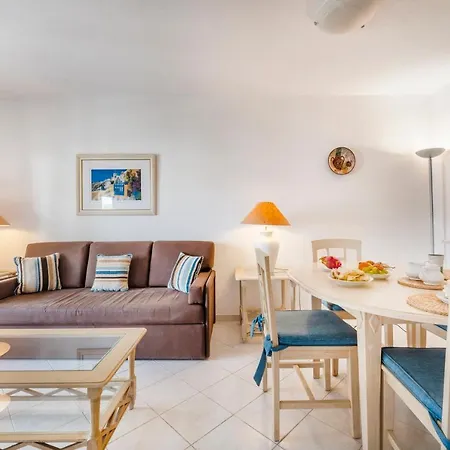 Family Holidays @ Balaia 143 Apartment